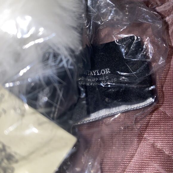 Fownes Brothers Lord &Taylor Black Leather Gloves Rabbit Fur Pom Touchscreen NWT - Picture 10 of 10